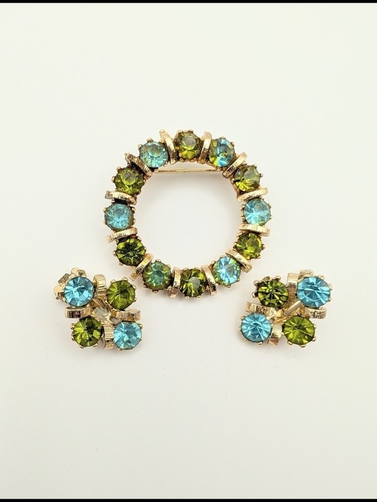 Jewelry - Vintage 1950s Crystal Brooch Earrings Set